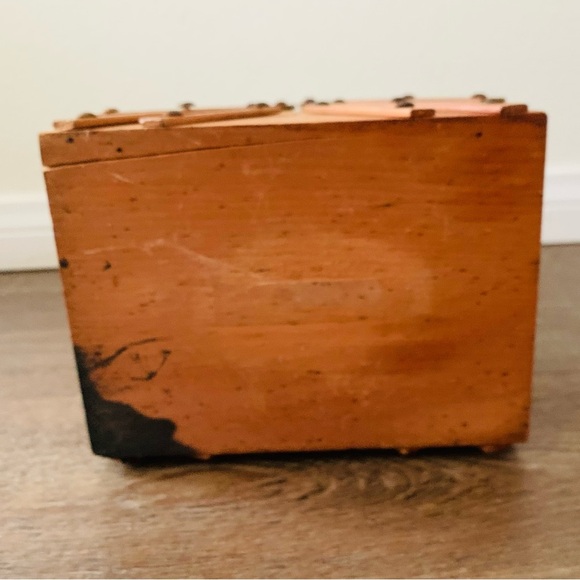 Vintage Handmade Wooden Serving Box - Picture 8 of 14